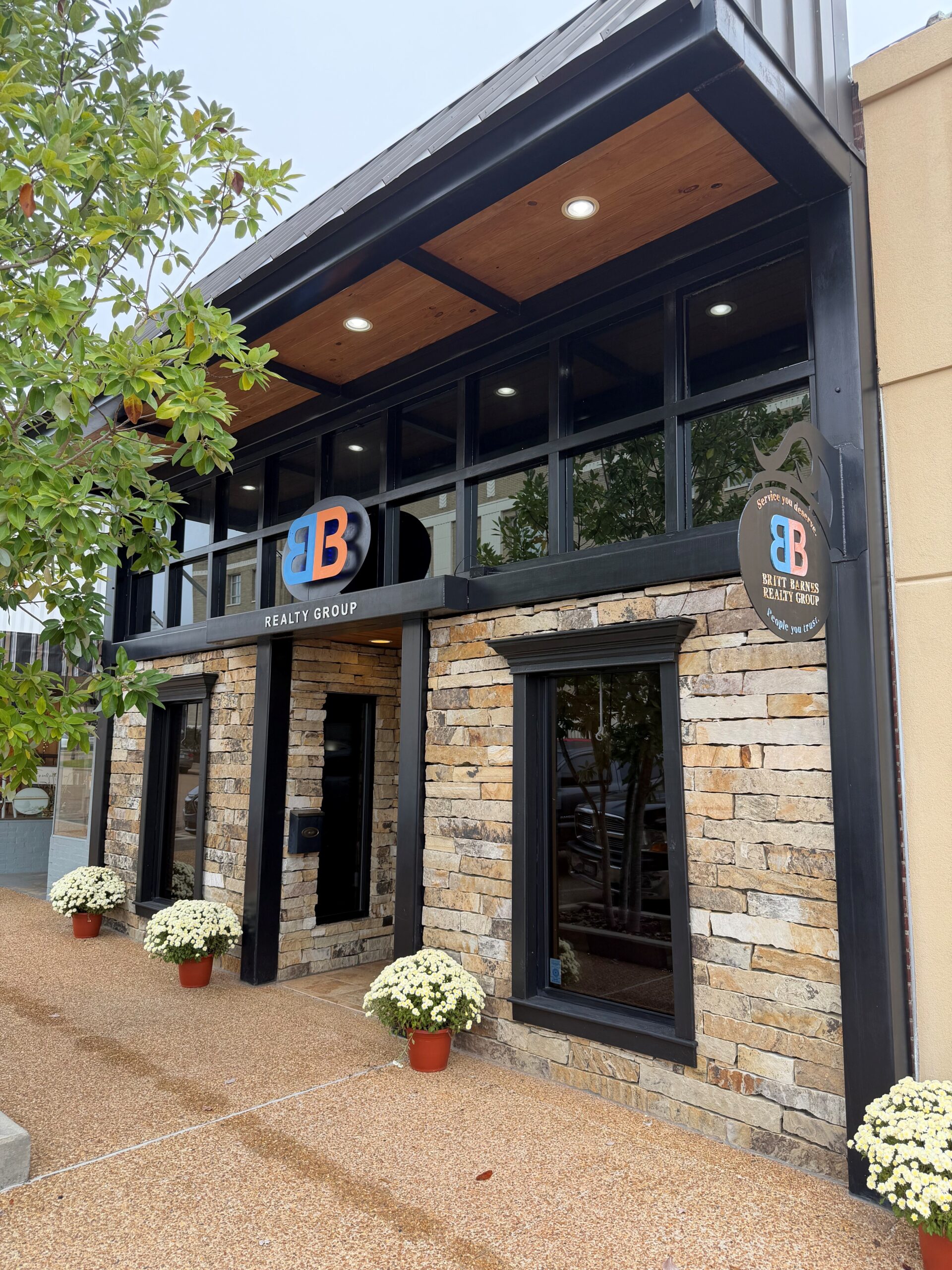 Buddy McClelland real estate office